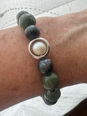 Burmese Jade Bracelet with Pearl Accent